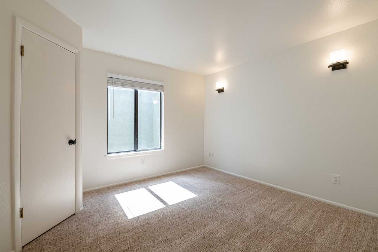 1487 Woodside Ave #206B - Photo 5 of 15