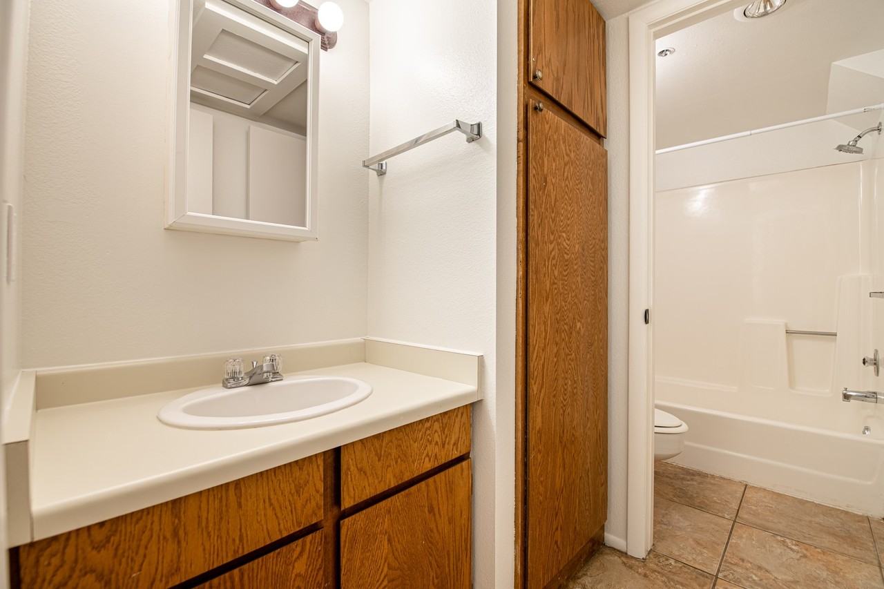 1487 Woodside Ave #206B - Photo 6 of 15