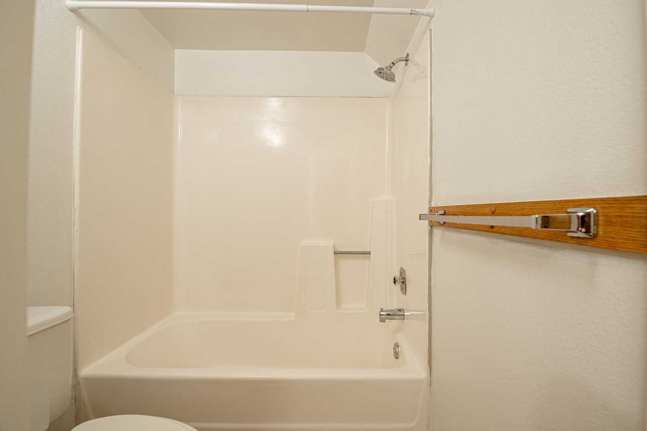 1487 Woodside Ave #206B - Photo 7 of 15