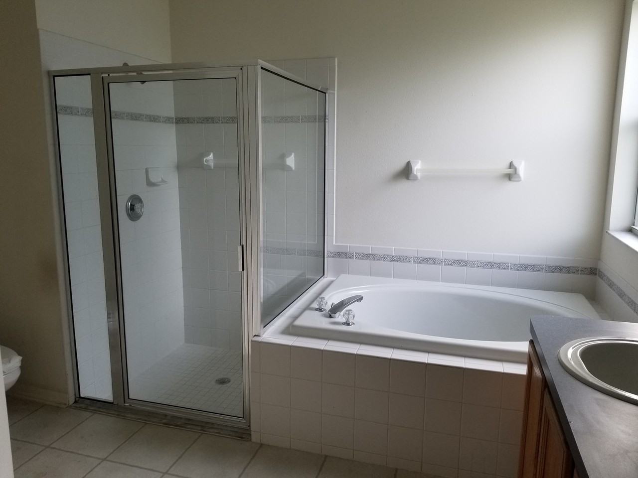 10521 Beneva Dr - Photo 3 of 13