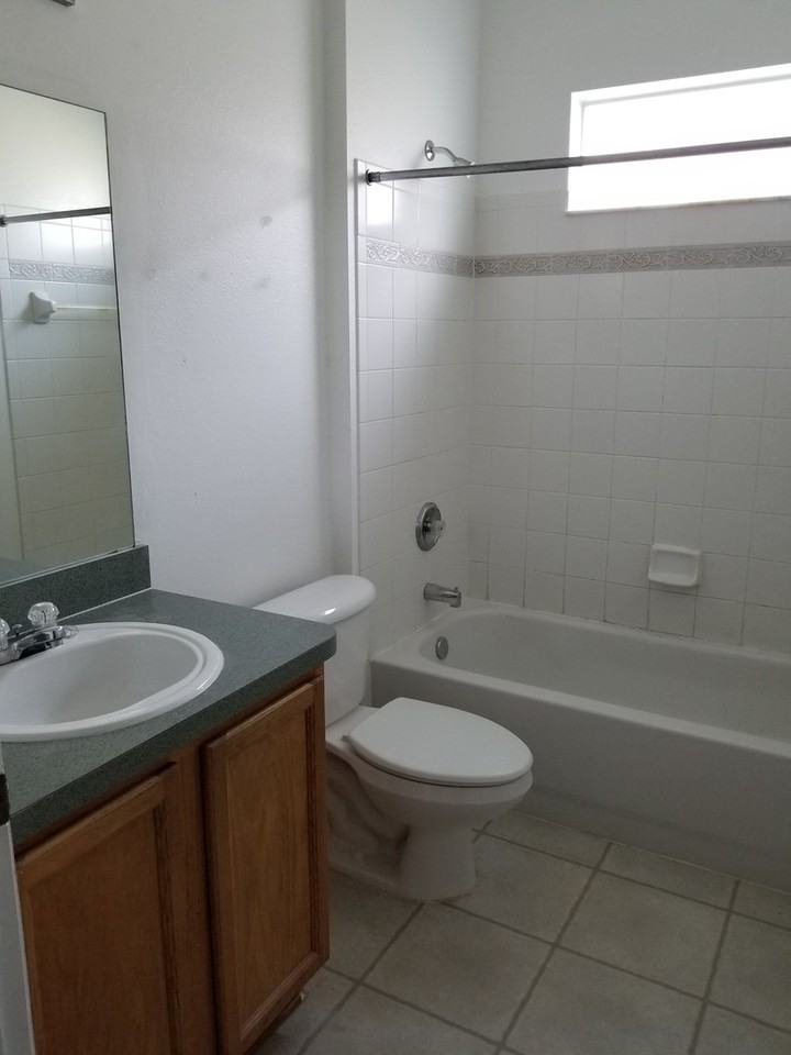 10521 Beneva Dr - Photo 6 of 13