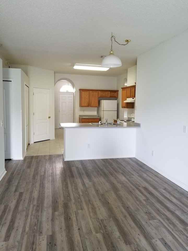 10521 Beneva Dr - Photo 2 of 13