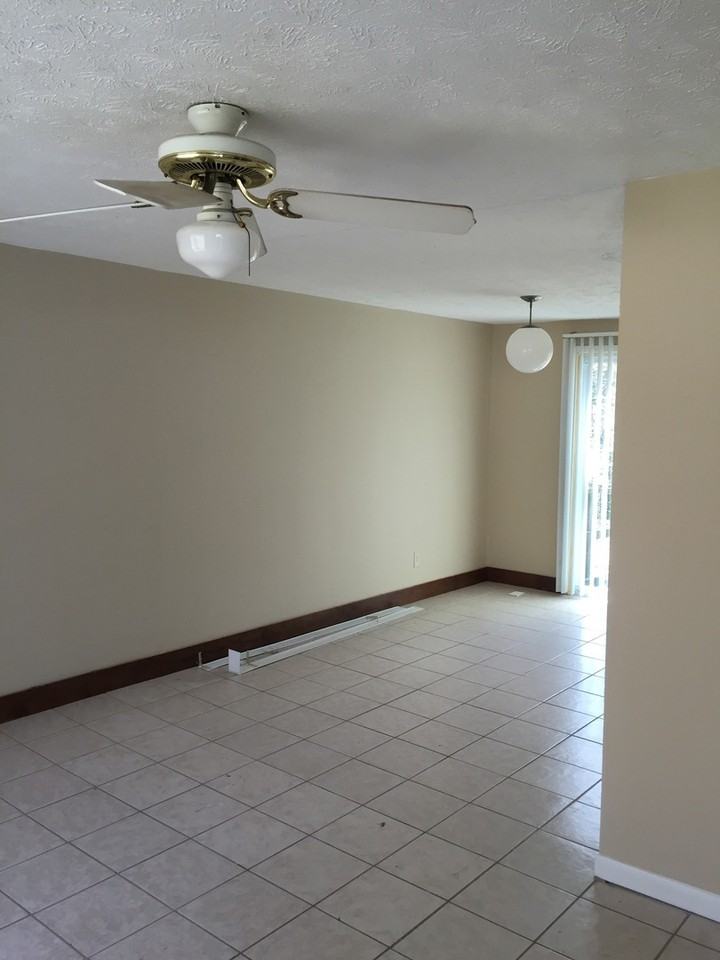 3544 Exeter Ct - Photo 2 of 11