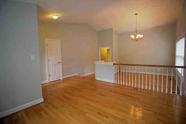 1925 Leonard Dr - Photo 3 of 17