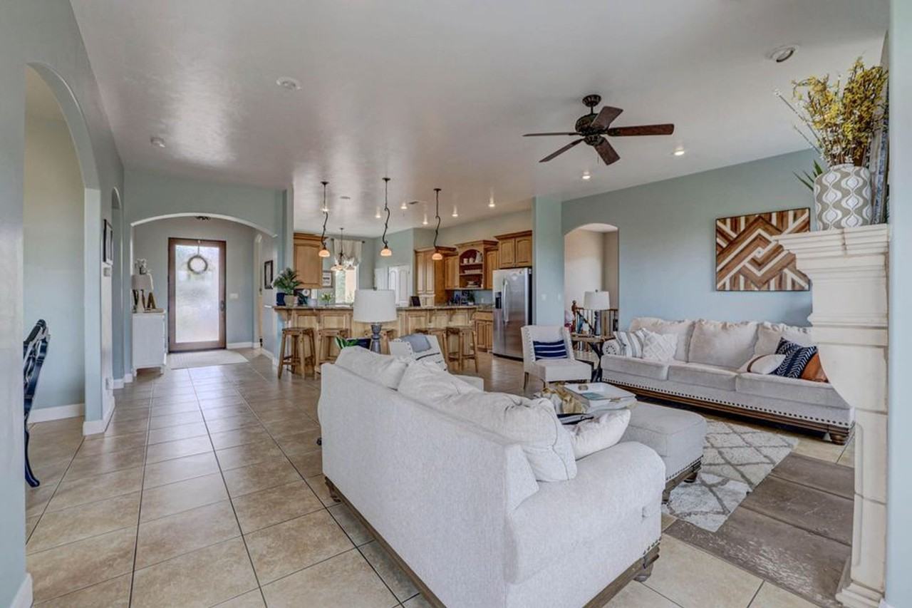 1163 Sunrise Cir - Photo 7 of 50