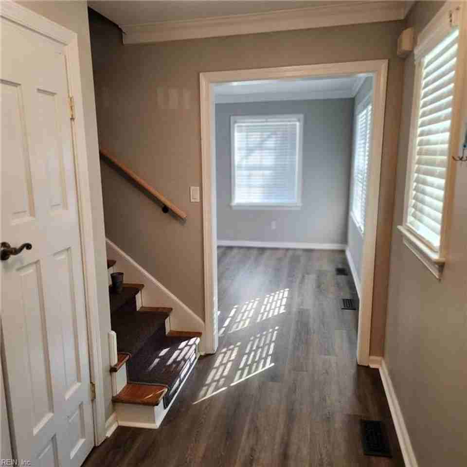 103 Archer Rd - Photo 3 of 33