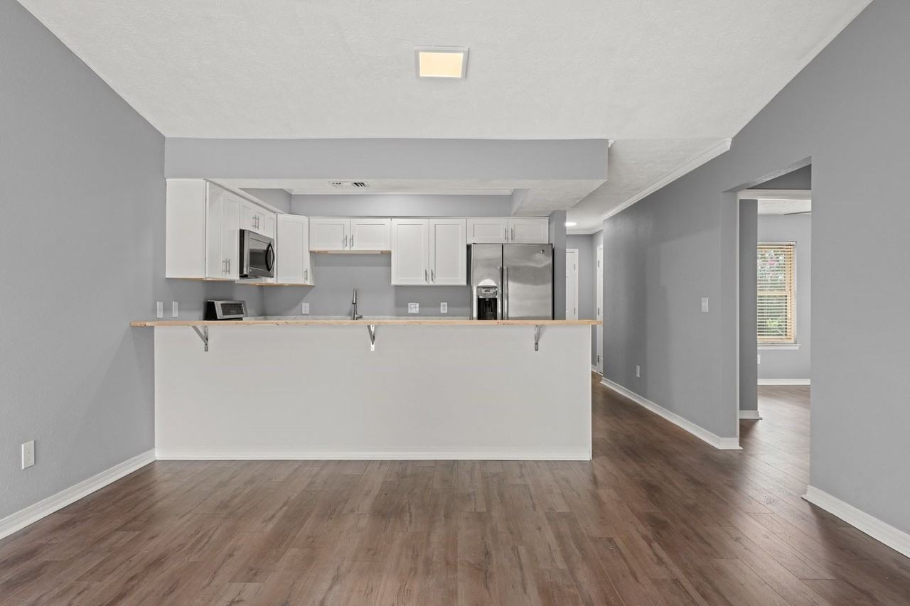 5102 Hickory St - Photo 2 of 17