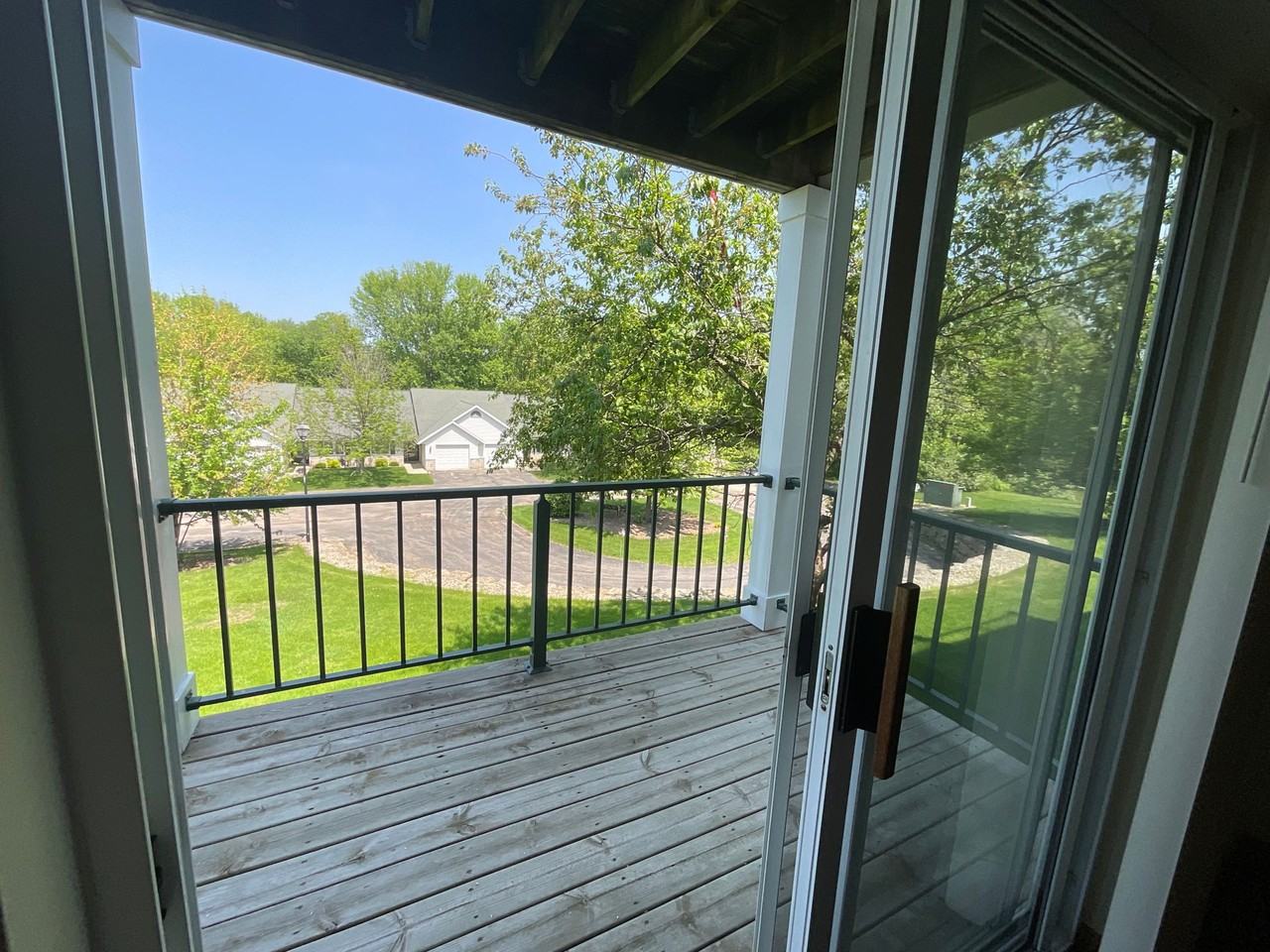 Pleasant Valley Apartments - Photo 3 of 25