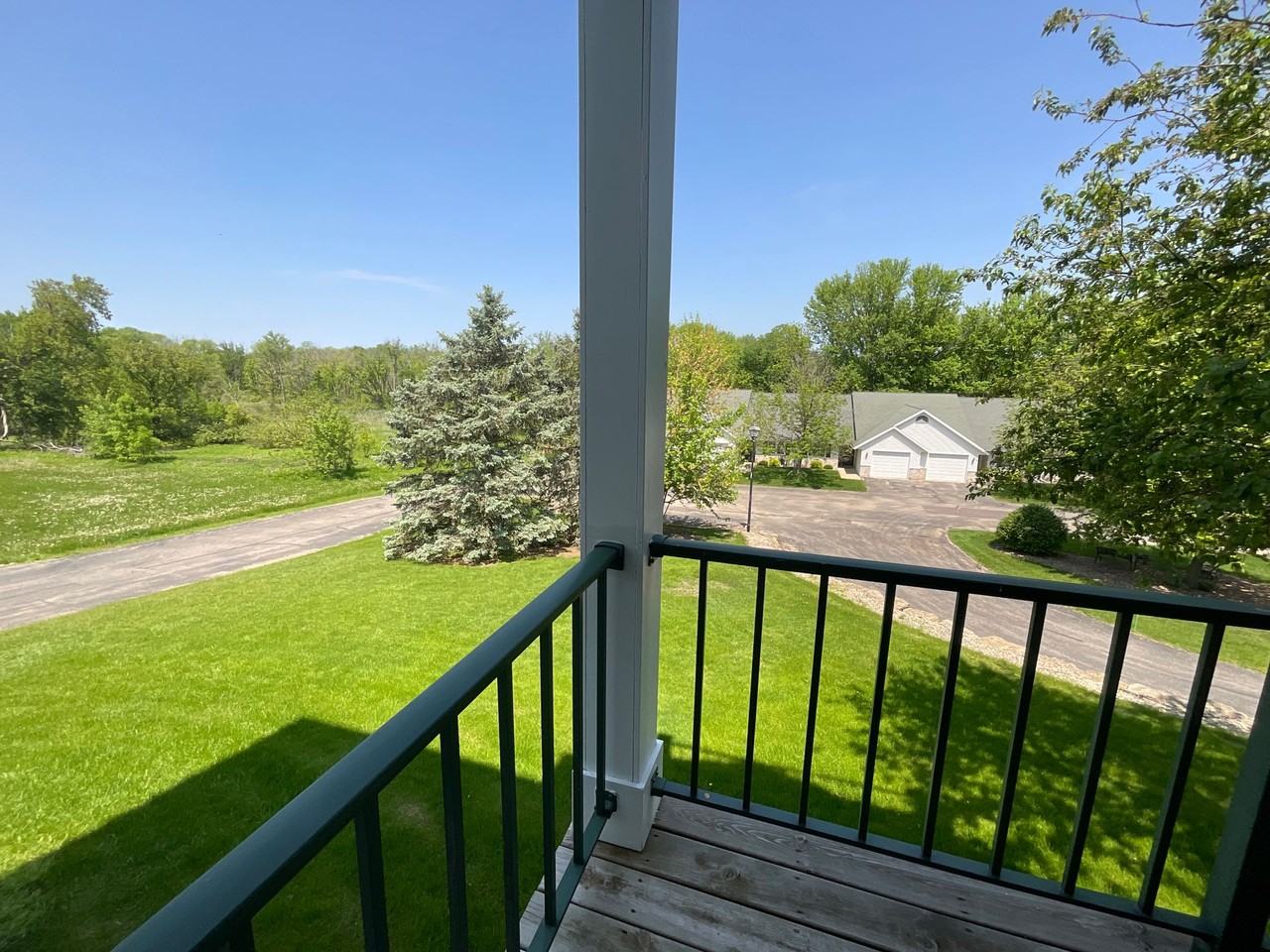 Pleasant Valley Apartments - Photo 4 of 25