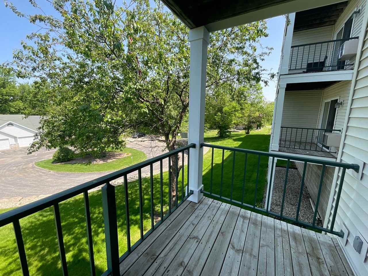 Pleasant Valley Apartments - Photo 5 of 25