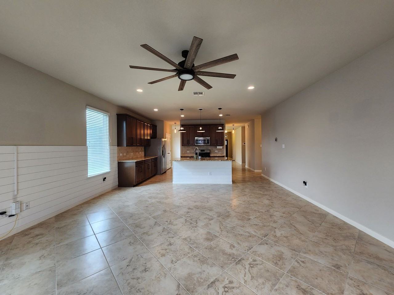 352 Lillianite - Photo 3 of 43