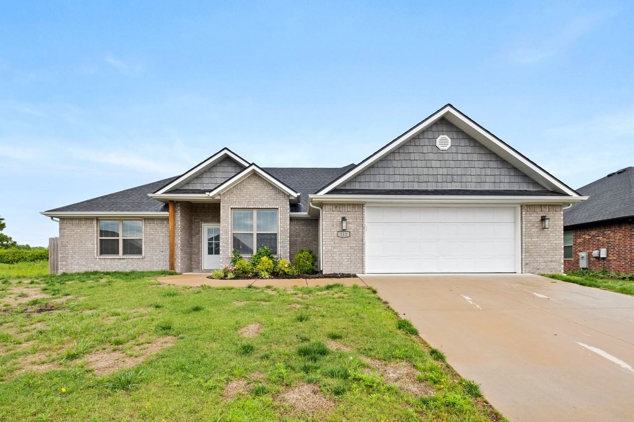 112 White Oak Street