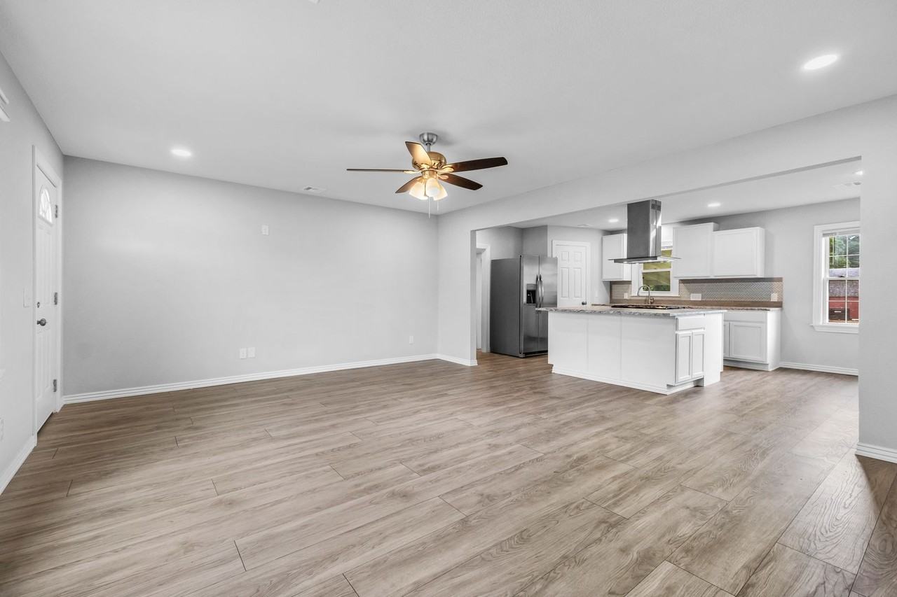 305 S Little Ave - Photo 6 of 26