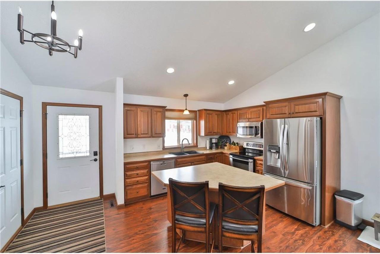 14629 Grand Oaks Dr - Photo 2 of 21