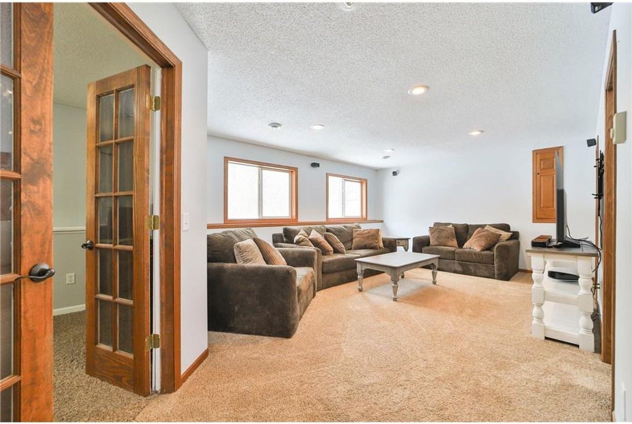 14629 Grand Oaks Dr - Photo 3 of 21