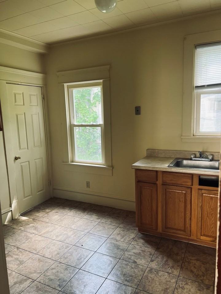 5 Stewart Ave - Photo 5 of 9