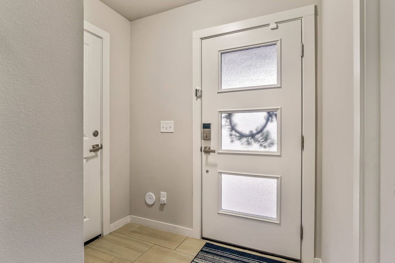 15624 Meadow Rd #E1 - Photo 4 of 36