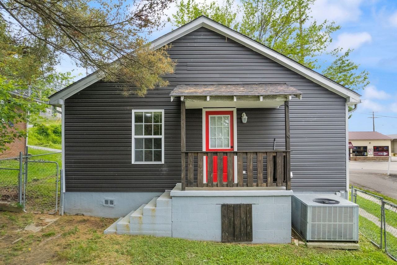 103 14th St - Photo 3 of 15