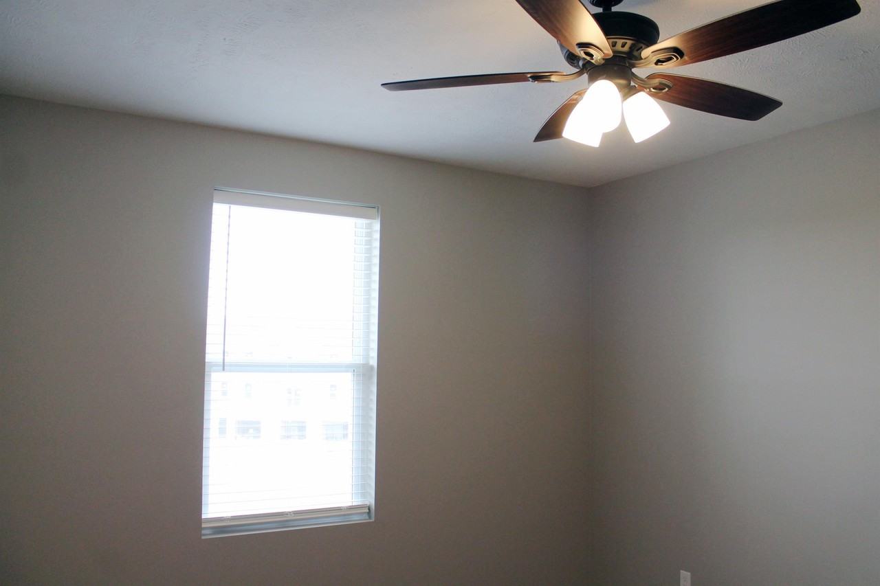 703 W. Cedar Street - Photo 4 of 35