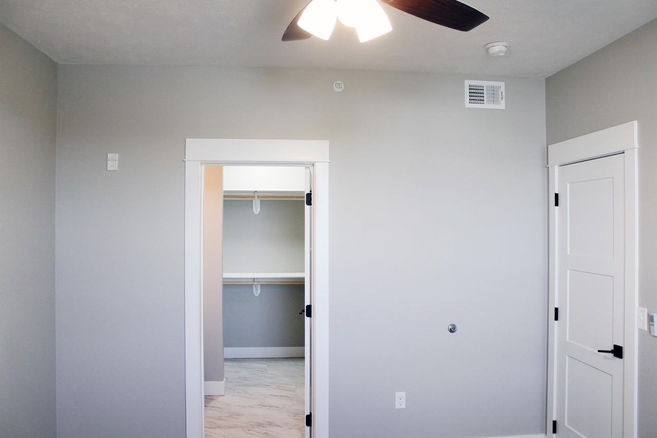 703 W. Cedar Street - Photo 5 of 35