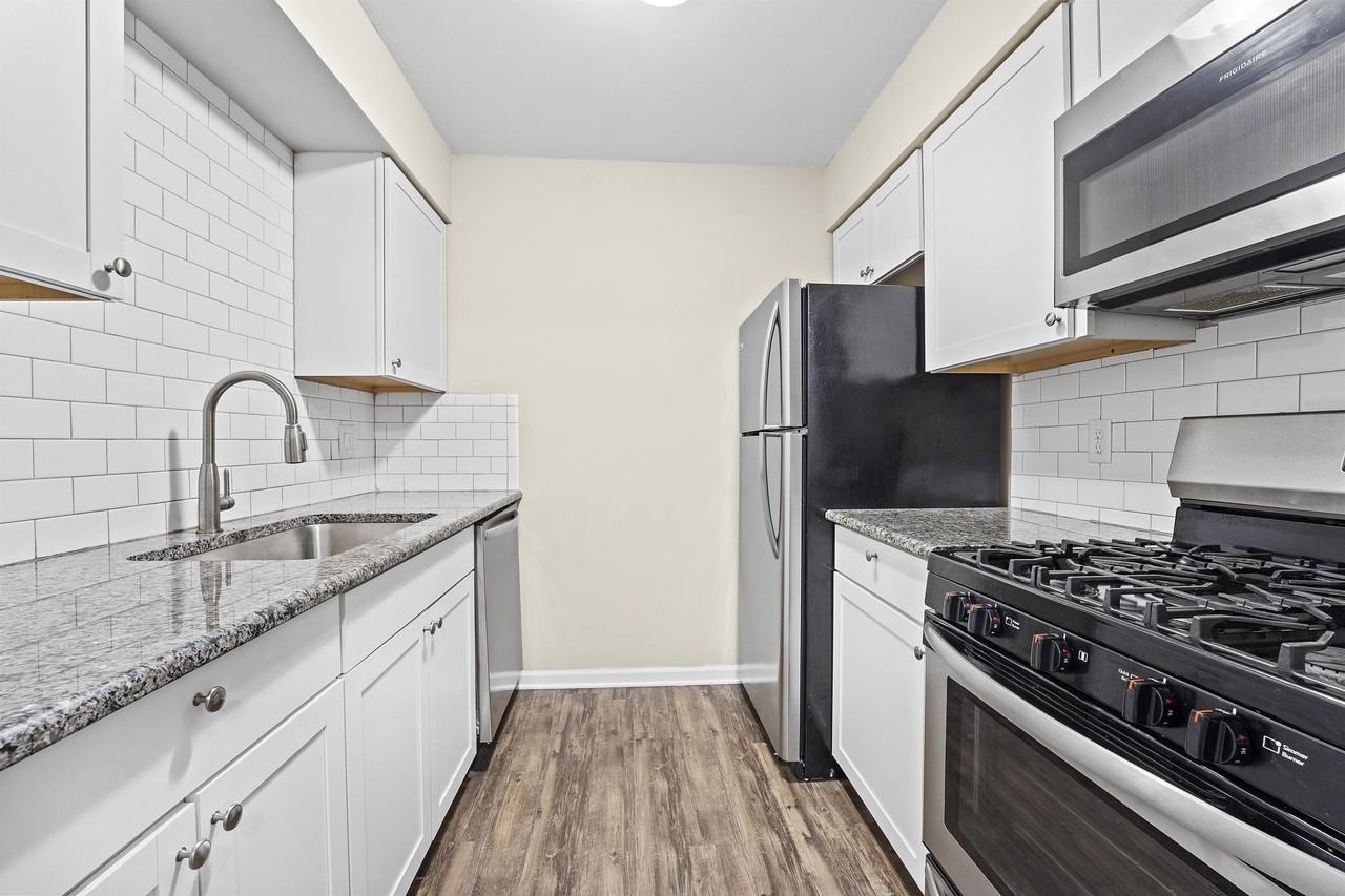 Huron River Wyandotte - Photo 2 of 47