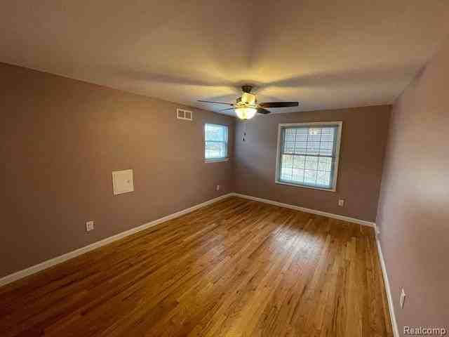 16161 Golfview St, Livonia, MI 48154 5 Bedroom House for 3,100/month