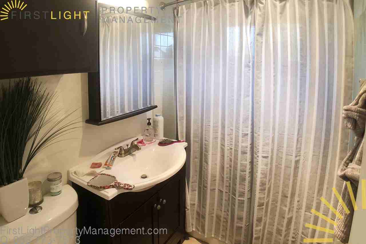 1440 LINCOLN - SAPPHIRE - Photo 2 of 23