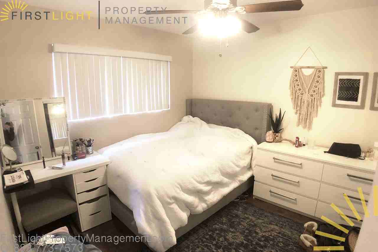 1440 LINCOLN - SAPPHIRE - Photo 3 of 23