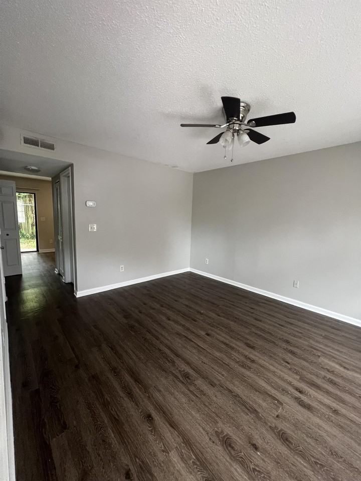 Central Oaks - Photo 3 of 14