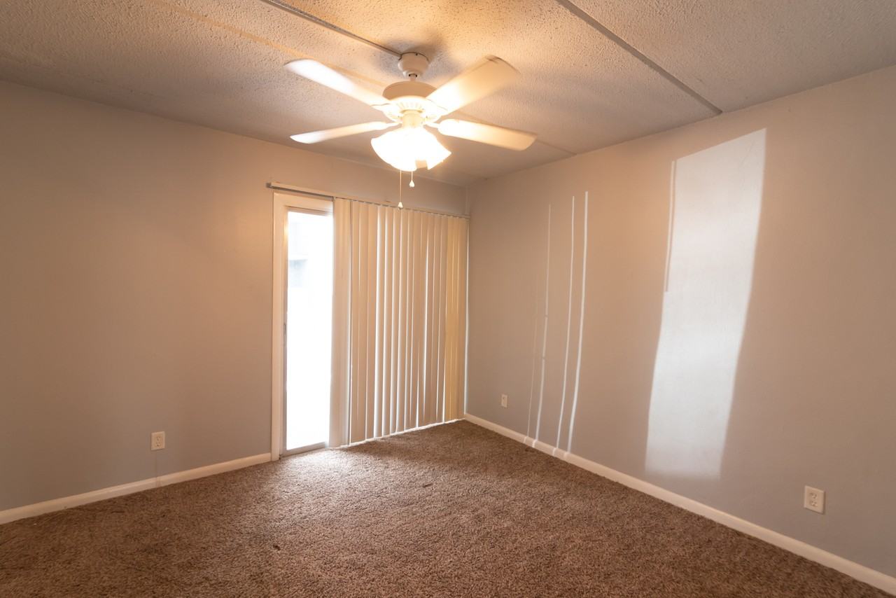 830 East Park Avenue - Photo 3 of 38