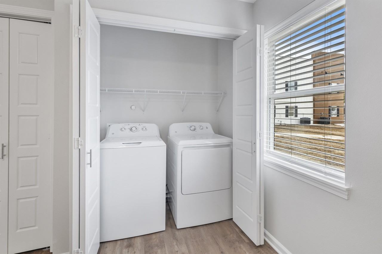 270 Bruce Circle - Photo 7 of 37