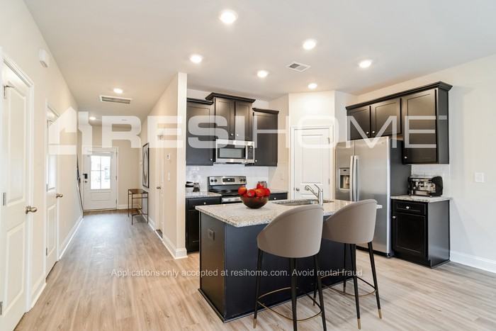 5136 Mintworth Commons Dr - Photo 3 of 16