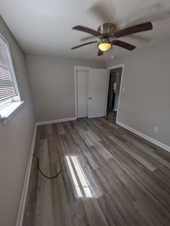 728 F Ave Se #728 - Photo 3 of 7