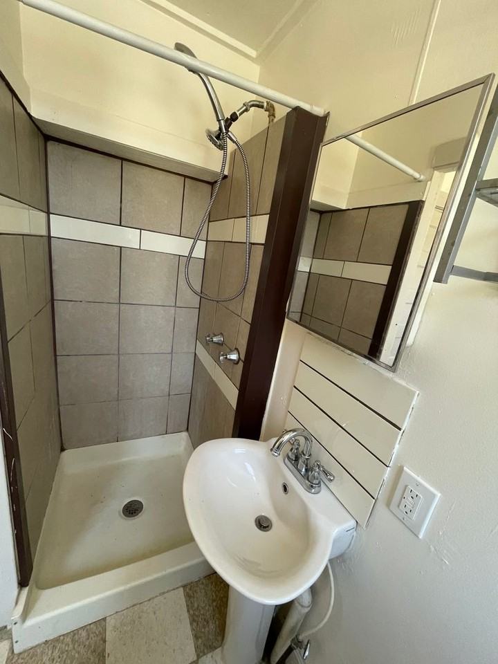 1818 N Pulaski St #2 - Photo 5 of 14