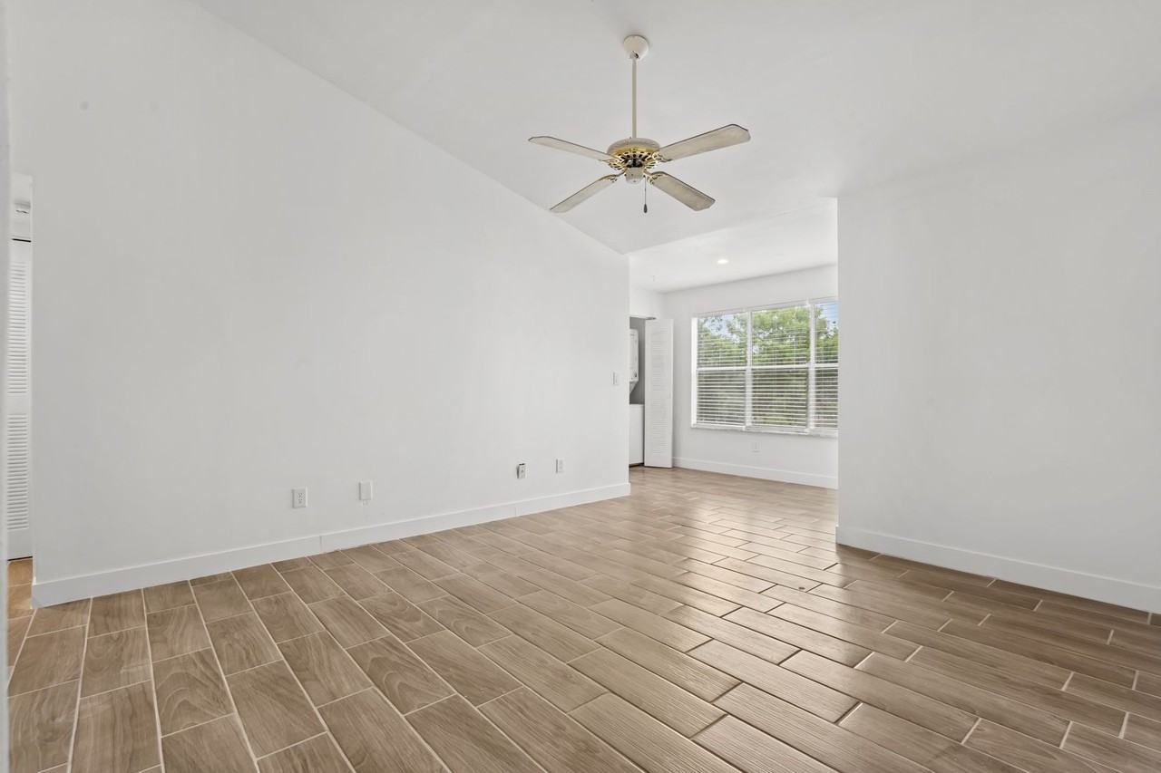 5725 Gatlin Ave #323 - Photo 6 of 45