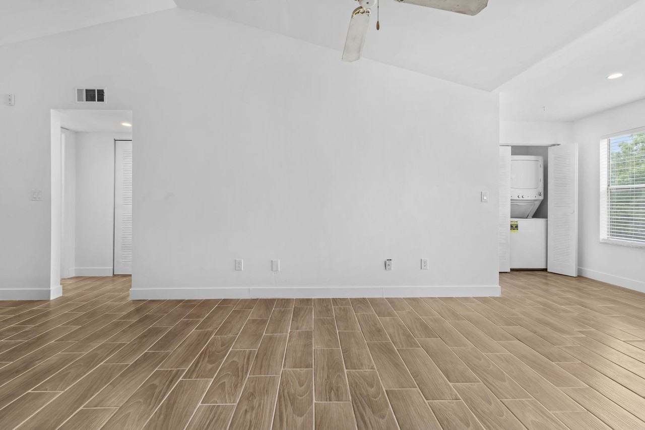 5725 Gatlin Ave #323 - Photo 2 of 45