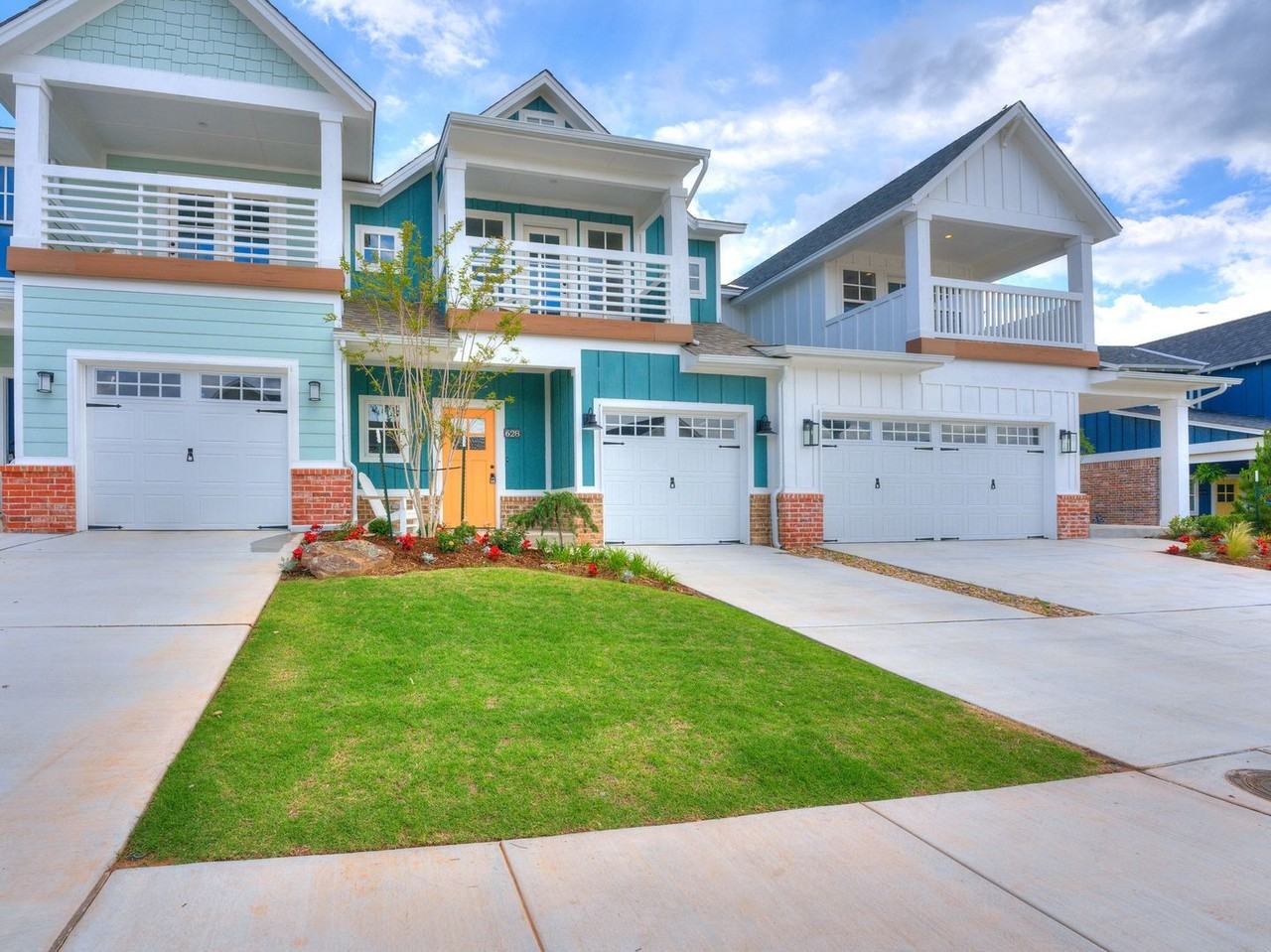 628 Harbor Town Dr - Photo 3 of 50