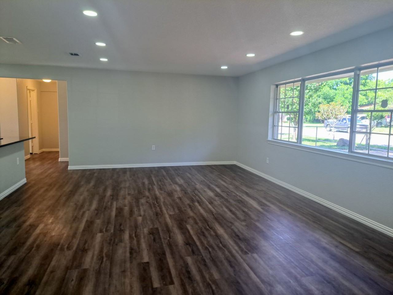 5819 Liberty Dr - Photo 2 of 23