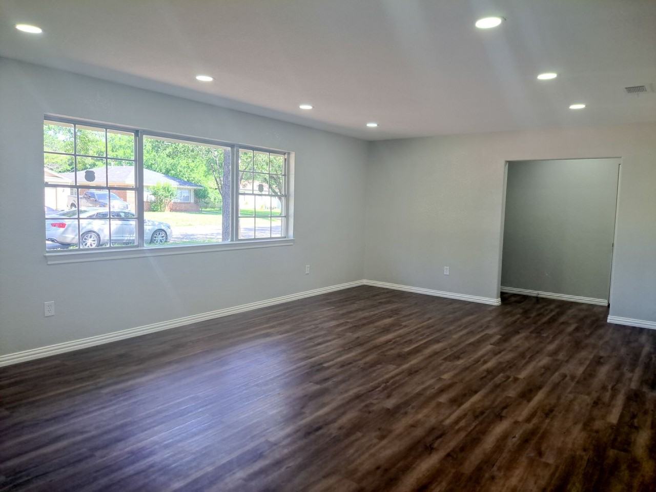 5819 Liberty Dr - Photo 3 of 23