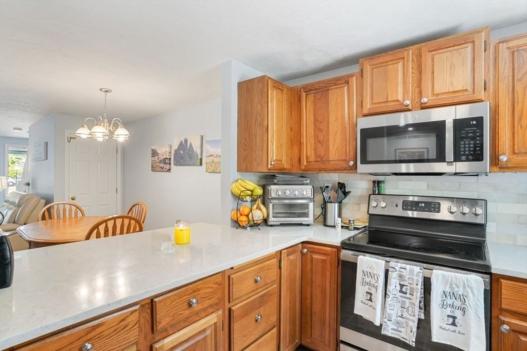 11 Daniel Dr #11 - Photo 2 of 15