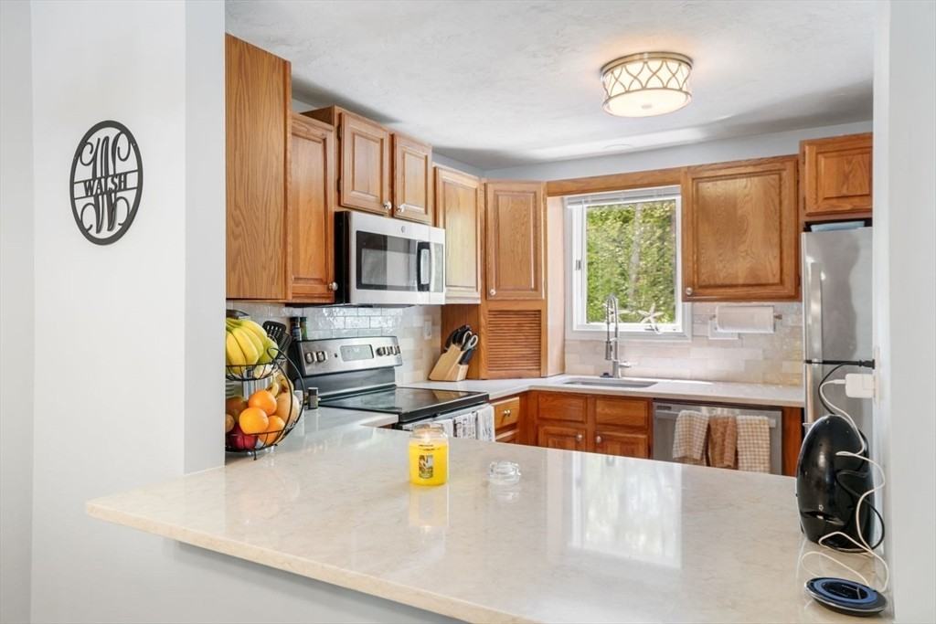 11 Daniel Dr #11 - Photo 3 of 15