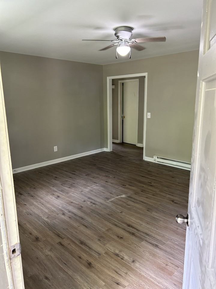 1606 Deer Hollow Dr #B - Photo 2 of 2