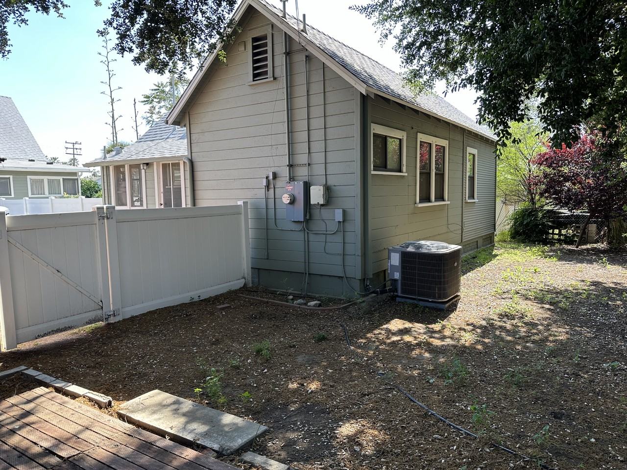 909 1/2 Stillman Ave #NA - Photo 2 of 10