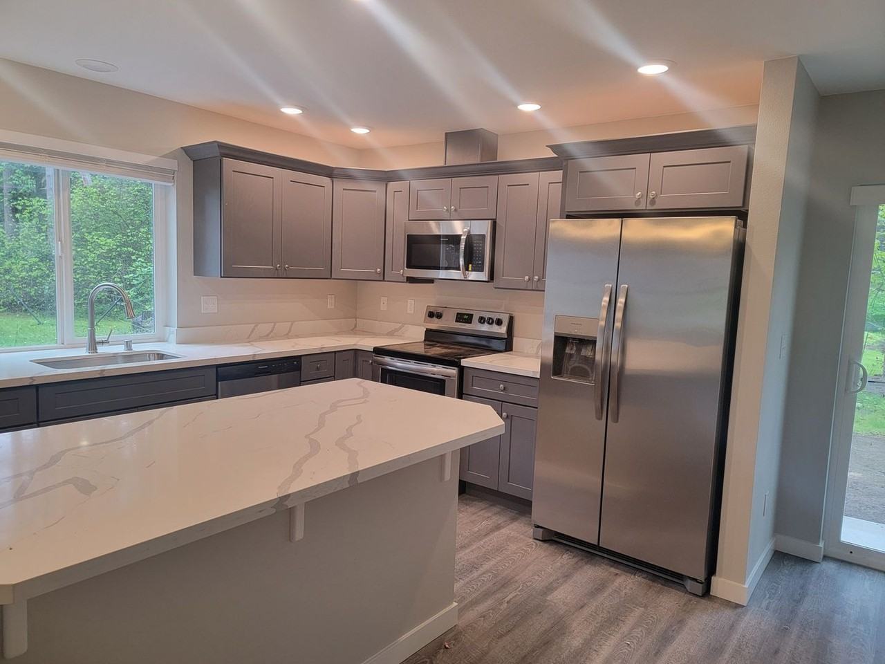 22407 Basin View Ct Se - Photo 3 of 13