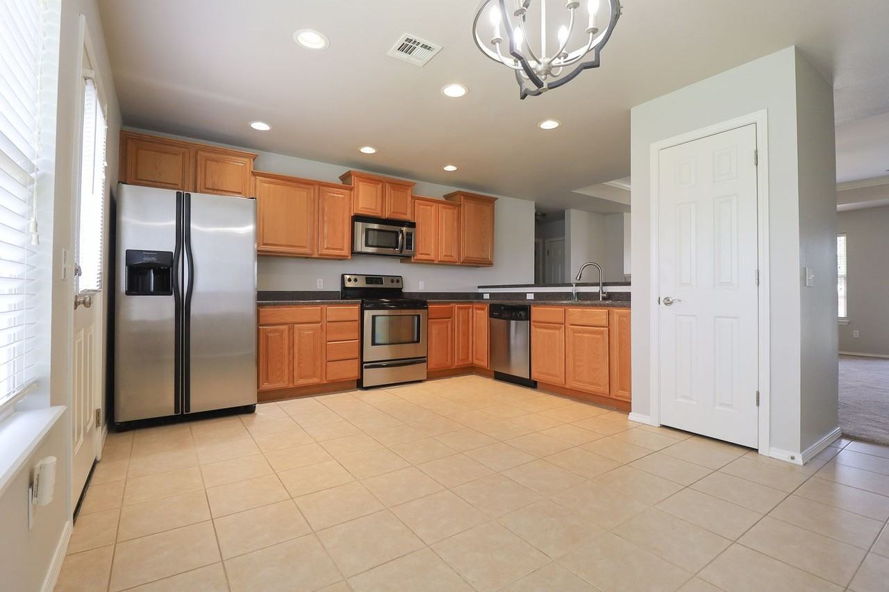 8989 S 257th East Pl - Photo 7 of 27