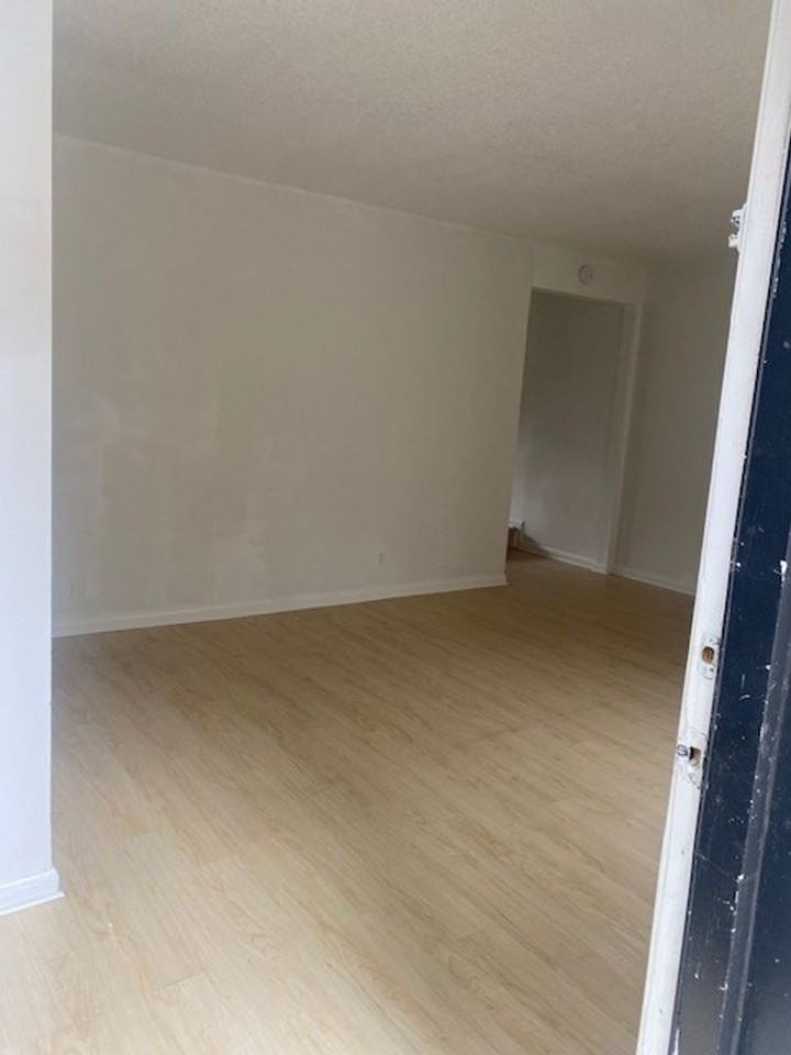 2258 W New Haven Ave - Photo 3 of 23