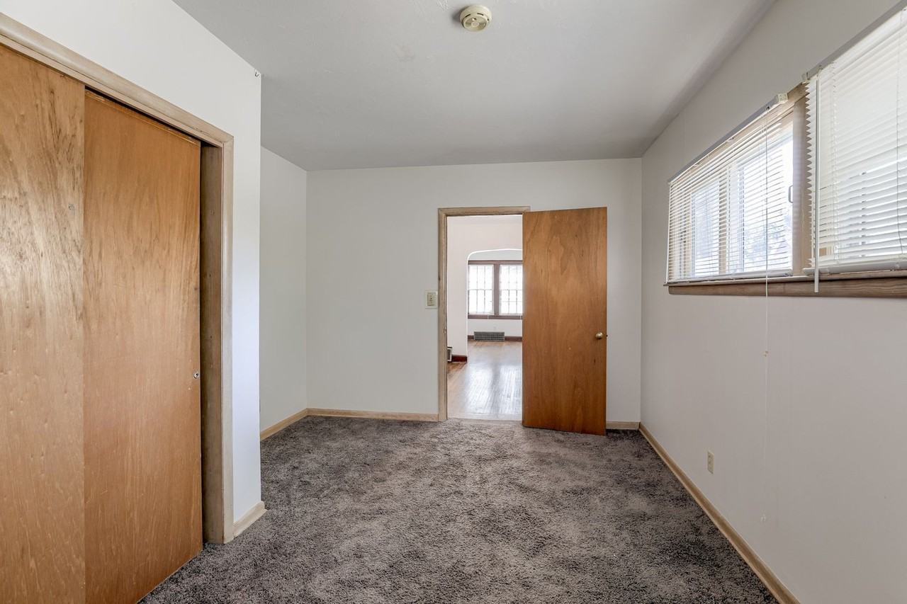 2673 S 14th St - Photo 3 of 20