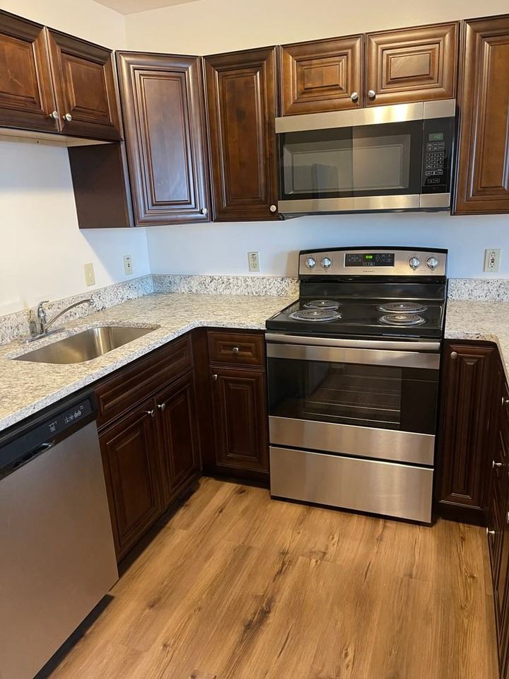 2941 Nw 8th St - Photo 2 of 27