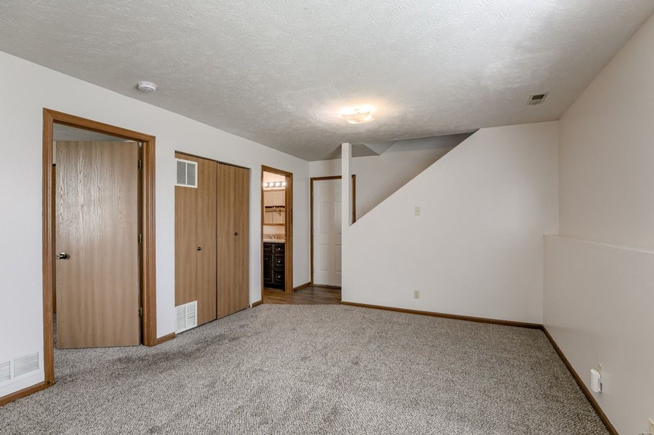 2941 Nw 8th St - Photo 3 of 27