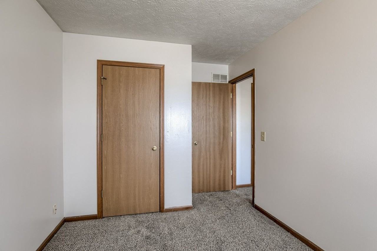 2941 Nw 8th St - Photo 5 of 27
